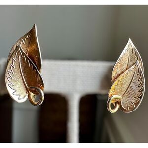 VTG Coro Clip Earrings 1.25 Inch Double Leaf Gold Textured Fashion Jewelry Boho